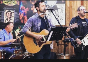 Chris James & The Showdowns