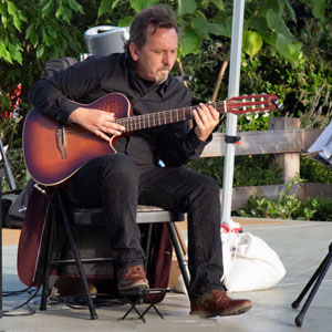 Ian Scherer guitarist