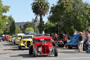 Cruisin The Blvd Petaluma's Salute To American Graffiti